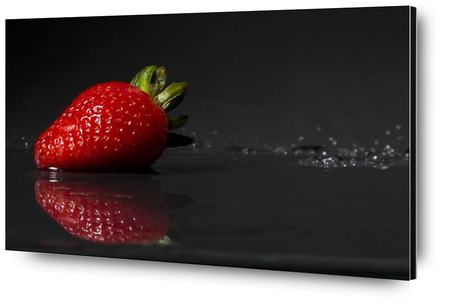 The strawberry from Pierre Gaultier, Prodi Art, images, domain, public, wet, sweet, strawberry, life, still, reflection, red, juicy, fruit, freshness, fresh, food, epicure, delicious, close-up, berry