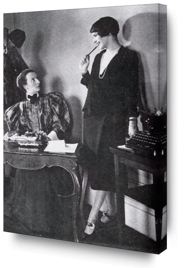 Lois Long at her New Yorker office - Edward Steichen 1921 from AUX BEAUX-ARTS, Prodi Art, woman, dress, black-and-white, edward steichen, desk, job, secretary