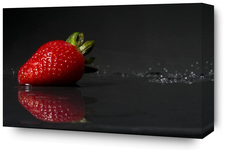 The strawberry from Pierre Gaultier, Prodi Art, images, domain, public, wet, sweet, strawberry, life, still, reflection, red, juicy, fruit, freshness, fresh, food, epicure, delicious, close-up, berry