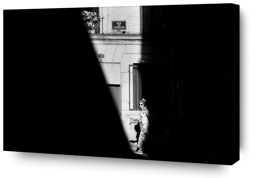 Rue des Caperans de Adrien Guionie, Prodi Art, photo de rue, bordeaux, noir et blanc, rue, rue, lumière, ombre et lumière