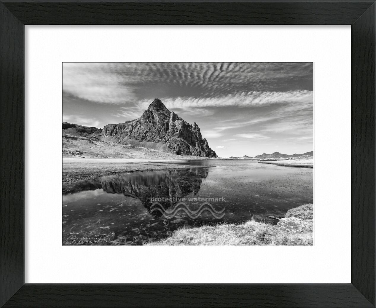 Reflet minéral de Mayanoff Photography, Prodi Art, minéral, de pointe, montagnes, pic, nature, paysage, Lac, pyrénées, montagnes, noir et blanc