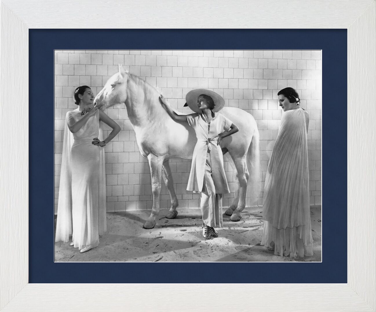 Vogue, Janvier 1936 - Edward Steichen de AUX BEAUX-ARTS, Prodi Art, Edward Steichen, femmes, cheval, mode, chapeau, robe