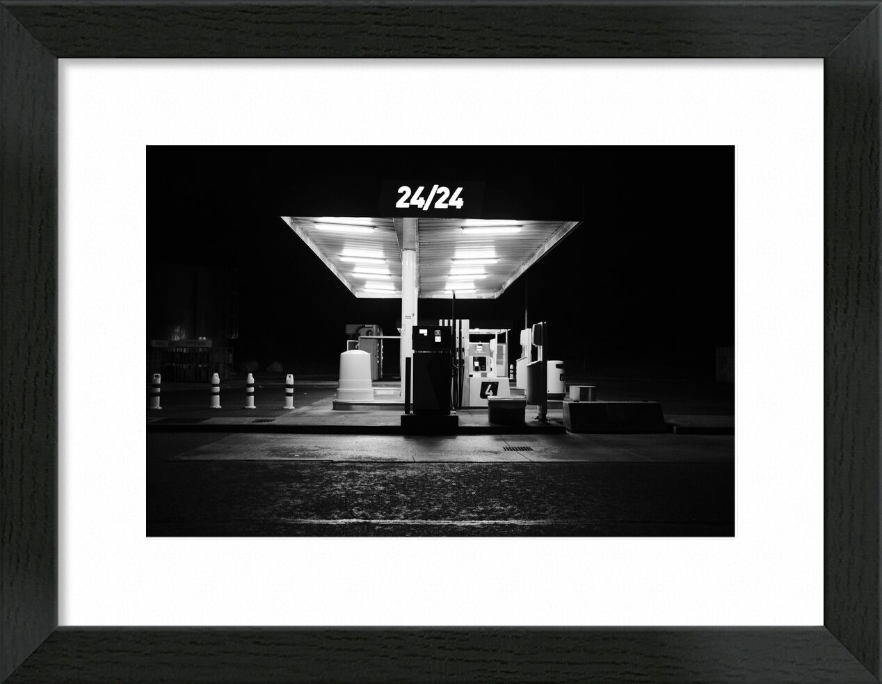 Station service de Adrien Guionie, Prodi Art, rue, Station-essence, Service de gare, Photographie, noir et blanc