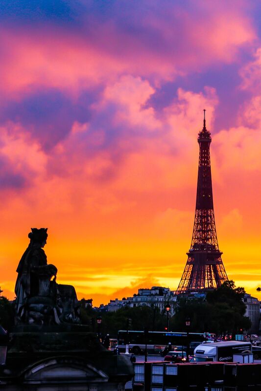 Crépuscule avec la Tour Eiffel, Paris, Place de la Concorde/Twilight with the Eiffel Tower, Paris de Octav Dragan Decor Image