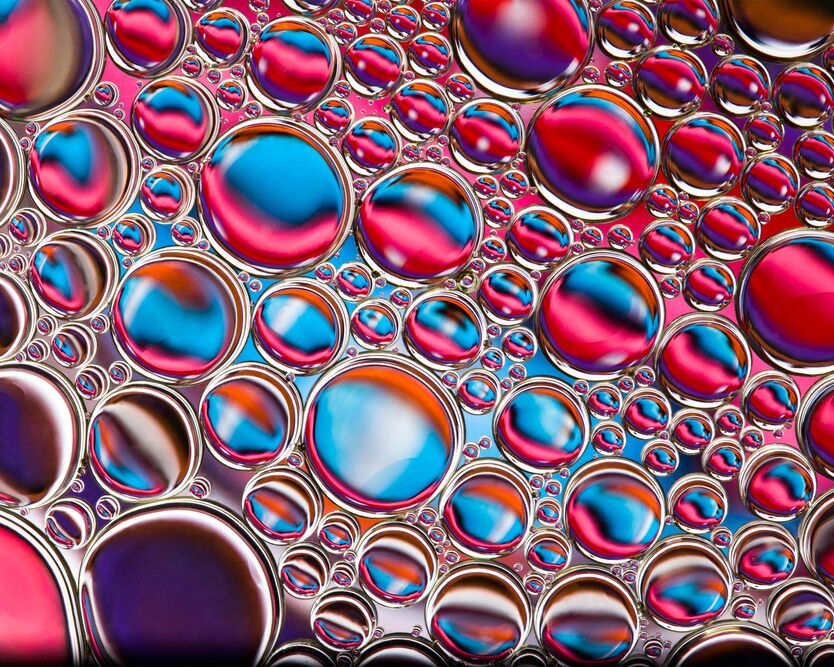 Oily bubbles #12 from Mickaël Weber, Prodi Art, oil, huile, red, blue, purple, pink, abstract, macro, color, droplets, goutelettes, drops, bubbles, Bulles, modern, modern, water, water, fun, oily, formes, shapes