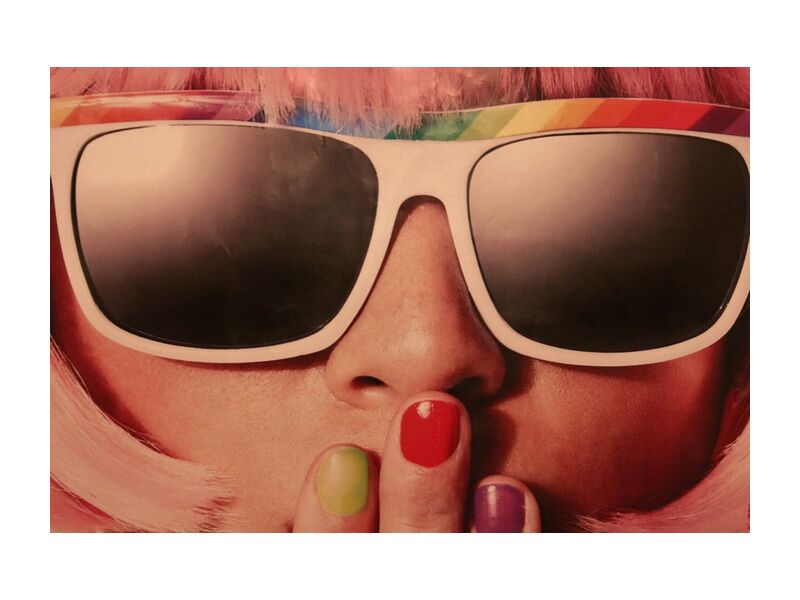 Carnaval rétro de Pierre Gaultier, Prodi Art, des lunettes de soleil, rétro, vernis à ongles, femme, 70s, maquette, mode, fille, visage, Dame, élégant, femelle, style, couleurs